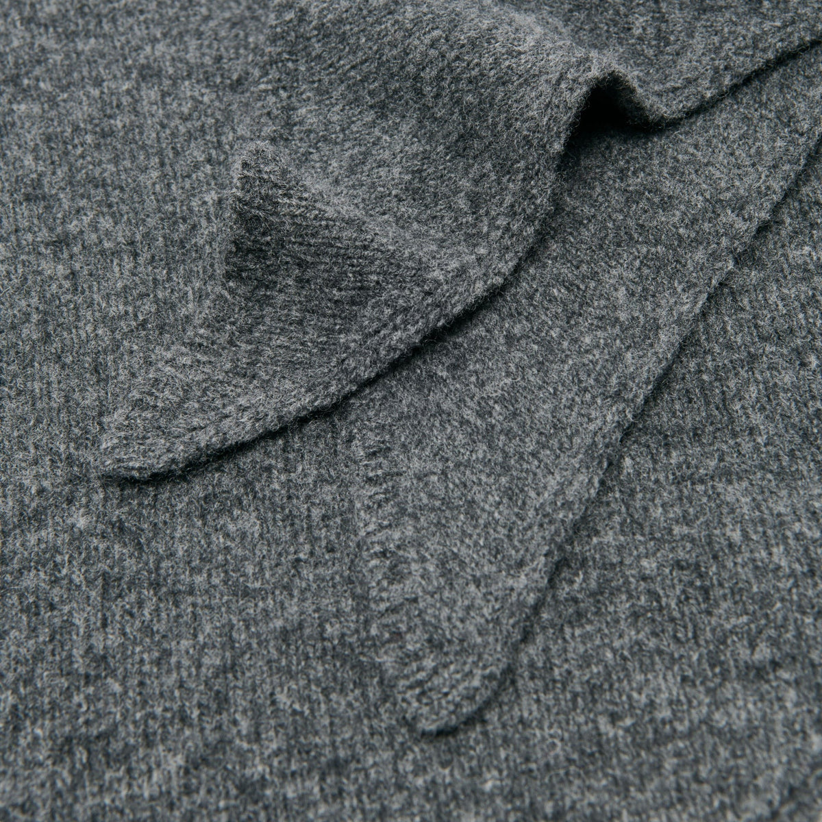 TRIANGLE SCARF DARK HEATHER GREY