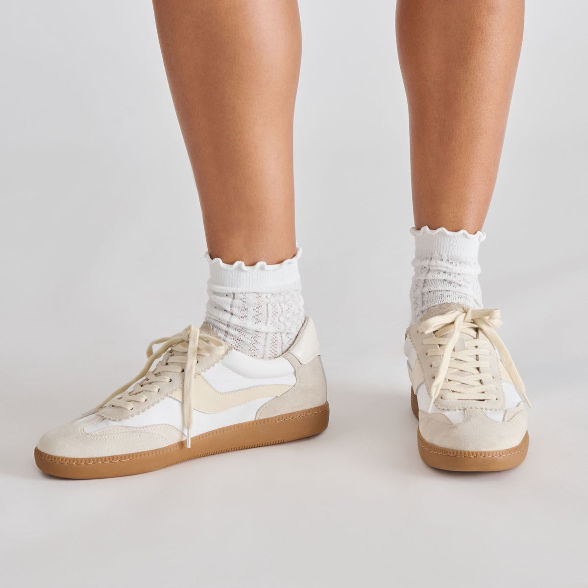 POINTELLE SOCKS WHITE